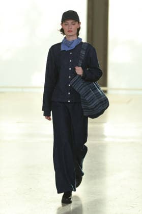 PFW - Agnes B Runway A model walks the runway during the Agnes B Womenswear Spring Summer 2027 show as part of the Paris Fashion Week on October 5, 2026 in Paris, France. Photo by Alain-Gil Gonzalez ABACAPRESS.COM Paris France  Copyright: xGonzalezxAlain-Gil ABACAx