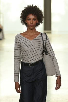 PFW - Agnes B Runway A model walks the runway during the Agnes B Womenswear Spring Summer 2027 show as part of the Paris Fashion Week on October 5, 2026 in Paris, France. Photo by Alain-Gil Gonzalez ABACAPRESS.COM Paris France  Copyright: xGonzalezxAlain-Gil ABACAx