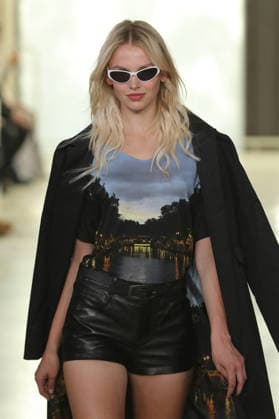 PFW - Agnes B Runway A model walks the runway during the Agnes B Womenswear Spring Summer 2027 show as part of the Paris Fashion Week on October 5, 2026 in Paris, France. Photo by Alain-Gil Gonzalez ABACAPRESS.COM Paris France  Copyright: xGonzalezxAlain-Gil ABACAx