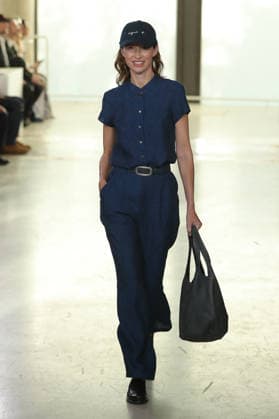 PFW - Agnes B Runway A model walks the runway during the Agnes B Womenswear Spring Summer 2027 show as part of the Paris Fashion Week on October 5, 2026 in Paris, France. Photo by Alain-Gil Gonzalez ABACAPRESS.COM Paris France  Copyright: xGonzalezxAlain-Gil ABACAx