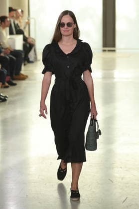 PFW - Agnes B Runway A model walks the runway during the Agnes B Womenswear Spring Summer 2027 show as part of the Paris Fashion Week on October 5, 2026 in Paris, France. Photo by Alain-Gil Gonzalez ABACAPRESS.COM Paris France  Copyright: xGonzalezxAlain-Gil ABACAx
