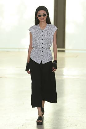 PFW - Agnes B Runway A model walks the runway during the Agnes B Womenswear Spring Summer 2027 show as part of the Paris Fashion Week on October 5, 2026 in Paris, France. Photo by Alain-Gil Gonzalez ABACAPRESS.COM Paris France  Copyright: xGonzalezxAlain-Gil ABACAx