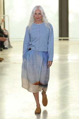 PFW - Agnes B Runway A model walks the runway during the Agnes B Womenswear Spring Summer 2027 show as part of the Paris Fashion Week on October 5, 2026 in Paris, France. Photo by Alain-Gil Gonzalez ABACAPRESS.COM Paris France  Copyright: xGonzalezxAlain-Gil ABACAx