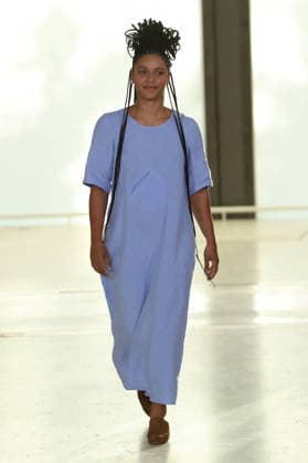 PFW - Agnes B Runway A model walks the runway during the Agnes B Womenswear Spring Summer 2027 show as part of the Paris Fashion Week on October 5, 2026 in Paris, France. Photo by Alain-Gil Gonzalez ABACAPRESS.COM Paris France  Copyright: xGonzalezxAlain-Gil ABACAx