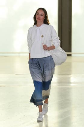 PFW - Agnes B Runway A model walks the runway during the Agnes B Womenswear Spring Summer 2027 show as part of the Paris Fashion Week on October 5, 2026 in Paris, France. Photo by Alain-Gil Gonzalez ABACAPRESS.COM Paris France  Copyright: xGonzalezxAlain-Gil ABACAx