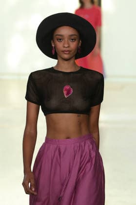 PFW - Agnes B Runway A model walks the runway during the Agnes B Womenswear Spring Summer 2027 show as part of the Paris Fashion Week on October 5, 2026 in Paris, France. Photo by Alain-Gil Gonzalez ABACAPRESS.COM Paris France  Copyright: xGonzalezxAlain-Gil ABACAx