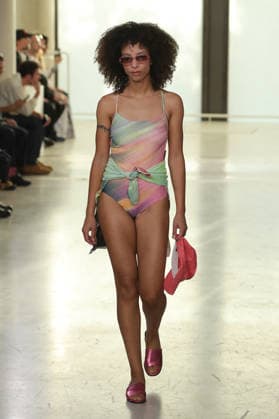 PFW - Agnes B Runway A model walks the runway during the Agnes B Womenswear Spring Summer 2027 show as part of the Paris Fashion Week on October 5, 2026 in Paris, France. Photo by Alain-Gil Gonzalez ABACAPRESS.COM Paris France  Copyright: xGonzalezxAlain-Gil ABACAx