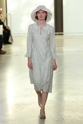PFW - Agnes B Runway A model walks the runway during the Agnes B Womenswear Spring Summer 2027 show as part of the Paris Fashion Week on October 5, 2026 in Paris, France. Photo by Alain-Gil Gonzalez ABACAPRESS.COM Paris France  Copyright: xGonzalezxAlain-Gil ABACAx