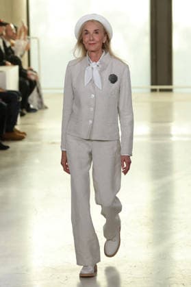 PFW - Agnes B Runway A model walks the runway during the Agnes B Womenswear Spring Summer 2027 show as part of the Paris Fashion Week on October 5, 2026 in Paris, France. Photo by Alain-Gil Gonzalez ABACAPRESS.COM Paris France  Copyright: xGonzalezxAlain-Gil ABACAx
