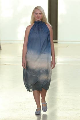 PFW - Agnes B Runway A model walks the runway during the Agnes B Womenswear Spring Summer 2027 show as part of the Paris Fashion Week on October 5, 2026 in Paris, France. Photo by Alain-Gil Gonzalez ABACAPRESS.COM Paris France  Copyright: xGonzalezxAlain-Gil ABACAx