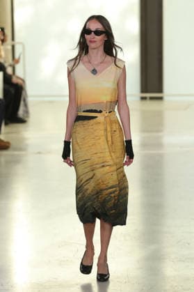 PFW - Agnes B Runway A model walks the runway during the Agnes B Womenswear Spring Summer 2027 show as part of the Paris Fashion Week on October 5, 2026 in Paris, France. Photo by Alain-Gil Gonzalez ABACAPRESS.COM Paris France  Copyright: xGonzalezxAlain-Gil ABACAx