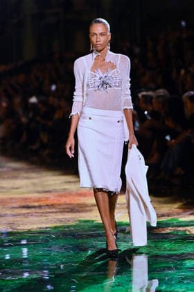 PFW - Chanel Runway A model walks the runway during the Chanel Womenswear Spring Summer 2027 show as part of Paris Fashion Week on October 05, 2026 in Paris, France. Photo by Franck Castel ABACAPRESS.COM Paris France  Copyright: xCastelxFranck ABACAx