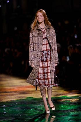 PFW - Chanel Runway A model walks the runway during the Chanel Womenswear Spring Summer 2027 show as part of Paris Fashion Week on October 05, 2026 in Paris, France. Photo by Franck Castel ABACAPRESS.COM Paris France  Copyright: xCastelxFranck ABACAx