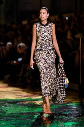 PFW - Chanel Runway A model walks the runway during the Chanel Womenswear Spring Summer 2027 show as part of Paris Fashion Week on October 05, 2026 in Paris, France. Photo by Franck Castel ABACAPRESS.COM Paris France  Copyright: xCastelxFranck ABACAx