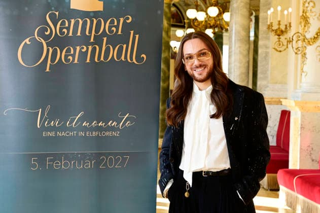 Riccardo Simonetti beim Photocall zum SemperOpernball 2027 unter dem Motto Vivi il momento - Eine Nacht in Elbflorenz im Rundfoyer der Semperoper Dresden. Dresden, 05.10.2026