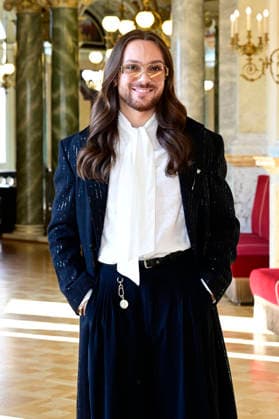 Riccardo Simonetti beim Photocall zum SemperOpernball 2027 unter dem Motto Vivi il momento - Eine Nacht in Elbflorenz im Rundfoyer der Semperoper Dresden. Dresden, 05.10.2026