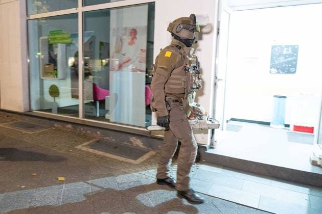 SEK-Einsatz in Waltrop: Spezialkräfte durchsuchen Wohnung an Dortmunder Straße 7aIMG: 0575848 SEK-Einsatz in Waltrop: Spezialkräfte durchsuchen Wohnung an Dortmunder StraßeNordrhein-Westfalen, Waltrop, Deutschland Copyright: 7aktuell.dex xMarcxGruber 0575848 20261006_7a_sekwaltropdortmunder_575848