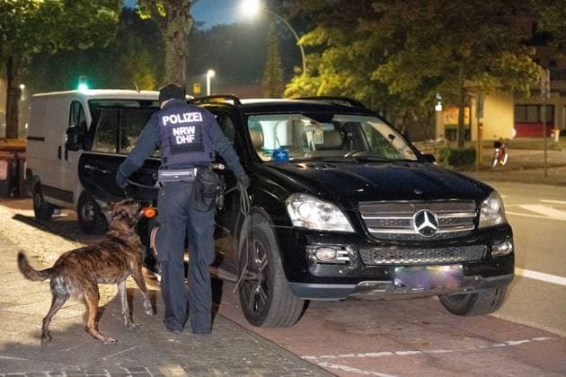 SEK-Einsatz in Waltrop: Spezialkräfte durchsuchen Wohnung an Dortmunder Straße 7aIMG: 0575852 SEK-Einsatz in Waltrop: Spezialkräfte durchsuchen Wohnung an Dortmunder StraßeNordrhein-Westfalen, Waltrop, Deutschland Copyright: 7aktuell.dex xMarcxGruber 0575852 20261006_7a_sekwaltropdortmunder_575852