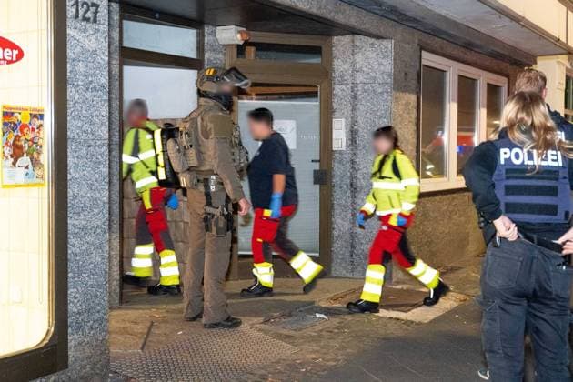 SEK-Einsatz in Waltrop: Spezialkräfte durchsuchen Wohnung an Dortmunder Straße 7aIMG: 0575858 SEK-Einsatz in Waltrop: Spezialkräfte durchsuchen Wohnung an Dortmunder StraßeNordrhein-Westfalen, Waltrop, Deutschland Copyright: 7aktuell.dex xMarcxGruber 0575858 20261006_7a_sekwaltropdortmunder_575858