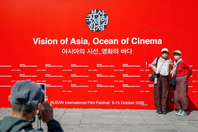 people visit the Busan International Film Festival, South Korea People pose for photographs near the Busan Cinema Center, the main venue of the 31st Busan International Film Festival (BIFF), in Busan, South Korea, on October 06, 2026. Busan South Korea  Copyright: xMatrixxImages JungxUi-Chelx