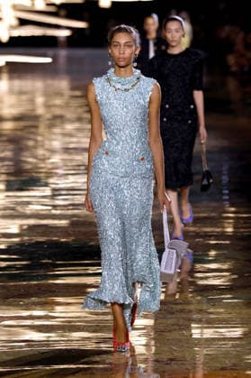 (261006) -- PARIS, Oct. 6, 2026 -- A model presents a creation from the Womenswear Spring Summer 2027 collections by Chanel during the Paris Fashion Week in Paris, France, Oct. 5, 2026. ( Handout via Xinhua) FRANCE-PARIS-FASHION WEEK-CHANEL MeetEurope 