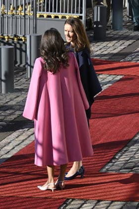 LKS 20261006 Queen Letizia of Spain and Suzanne Innes-Stubb (R) during the welcoming ceremony in front of the Presidential Palace in Helsinki, Finland, on October 6, 2026. King Felipe and Queen Letizia are on a two-day state visit to Finland. - MARKKU ULANDER Helsinki Finland  Copyright: xMarkkuxUlanderx hgf2rk3179k