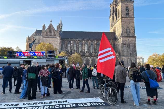 Magdeburg, Sachsen-Anhalt, Deutschland, 06.10.2026: Konstituierende Sitzung des Landtags: Auf dem Domplatz stehen Demonstranten, die gegen die AfD protestieren wollen. Copyright: xdtsxNachrichtenagenturx dts_137207