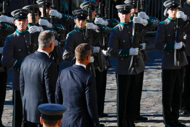 King of Spain Felipe VI (L) and and Finnish President Alexander Stubb (R) upon their arrival at the Presidential Palace for the welcome ceremony as part of the Spanish king and queen s state visit to Finland in Helsinki, Finland, 06 October 2026. Spanish King and Queen visit Finland !ACHTUNG: NUR REDAKTIONELLE NUTZUNG!  Copyright: xJ.J.xGuillénx GRAF720 20261006-55021600051_1