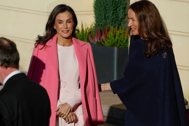 Queen of Spain Letizia (L) and Finnish President Alexander Stubb s wife, Suzanne Innes-Stubb (R) upon their arrival at the Presidential Palace for the welcome ceremony as part of the Spanish king and queen s state visit to Finland in Helsinki, Finland, 06 October 2026. Spanish King and Queen visit Finland !ACHTUNG: NUR REDAKTIONELLE NUTZUNG!  Copyright: xJ.J.xGuillénx GRAF708 20261006-55021600061_1