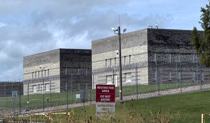 September 16, 2026, Leavenworth, Kansas, United States: The United States Disciplinary Barracks, where Nidal Malik Hasan is being held on death row, is seen in Fort Leavenworth. Hasan, the U.S. Army Major who was convicted of killing 13 people and wounding 32 others during a mass shooting at Fort Hood in 2009, has been approved by U.S. President Donald Trump for execution by military firing squad. Leavenworth United States  - ZUMAs197 20260916_aaa_s197_727 Copyright: xPaulxHennessyx