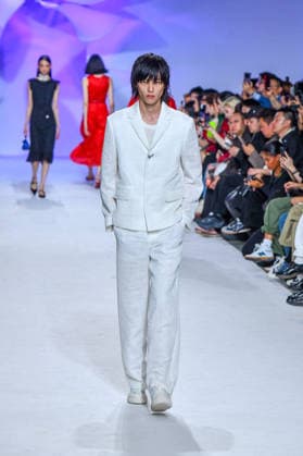 PFW - Shiatzy Chen Runway A model walks the runway during the Shiatzy Chen Womenswear Spring Summer 2027 show as part of Paris Fashion Week on October 05, 2026 in Paris, France. Photo by Shootpix ABACAPRESS.COM Paris France  Copyright: xShootpix ABACAx