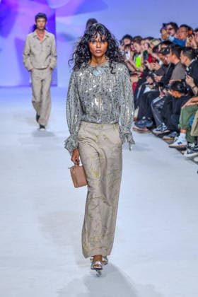 PFW - Shiatzy Chen Runway A model walks the runway during the Shiatzy Chen Womenswear Spring Summer 2027 show as part of Paris Fashion Week on October 05, 2026 in Paris, France. Photo by Shootpix ABACAPRESS.COM Paris France  Copyright: xShootpix ABACAx