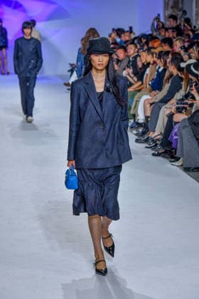 PFW - Shiatzy Chen Runway A model walks the runway during the Shiatzy Chen Womenswear Spring Summer 2027 show as part of Paris Fashion Week on October 05, 2026 in Paris, France. Photo by Shootpix ABACAPRESS.COM Paris France  Copyright: xShootpix ABACAx