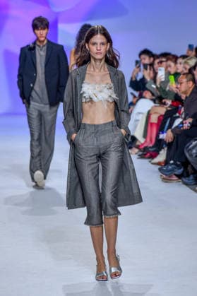PFW - Shiatzy Chen Runway A model walks the runway during the Shiatzy Chen Womenswear Spring Summer 2027 show as part of Paris Fashion Week on October 05, 2026 in Paris, France. Photo by Shootpix ABACAPRESS.COM Paris France  Copyright: xShootpix ABACAx