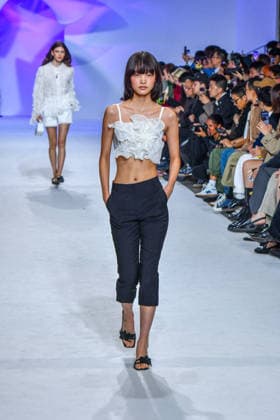 PFW - Shiatzy Chen Runway A model walks the runway during the Shiatzy Chen Womenswear Spring Summer 2027 show as part of Paris Fashion Week on October 05, 2026 in Paris, France. Photo by Shootpix ABACAPRESS.COM Paris France  Copyright: xShootpix ABACAx