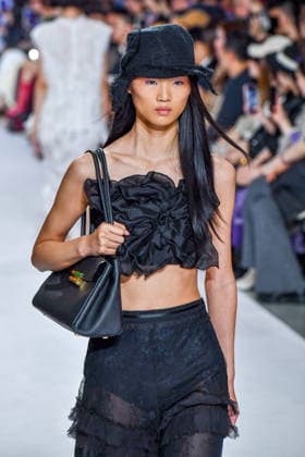 PFW - Shiatzy Chen Runway A model walks the runway during the Shiatzy Chen Womenswear Spring Summer 2027 show as part of Paris Fashion Week on October 05, 2026 in Paris, France. Photo by Shootpix ABACAPRESS.COM Paris France  Copyright: xShootpix ABACAx