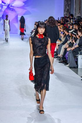PFW - Shiatzy Chen Runway A model walks the runway during the Shiatzy Chen Womenswear Spring Summer 2027 show as part of Paris Fashion Week on October 05, 2026 in Paris, France. Photo by Shootpix ABACAPRESS.COM Paris France  Copyright: xShootpix ABACAx