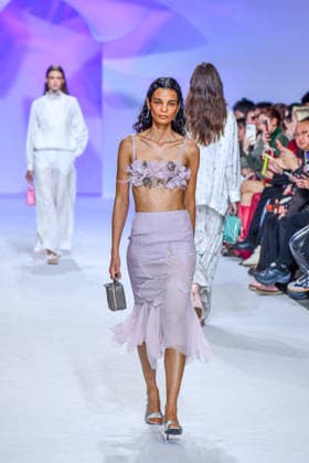 PFW - Shiatzy Chen Runway A model walks the runway during the Shiatzy Chen Womenswear Spring Summer 2027 show as part of Paris Fashion Week on October 05, 2026 in Paris, France. Photo by Shootpix ABACAPRESS.COM Paris France  Copyright: xShootpix ABACAx