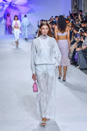 PFW - Shiatzy Chen Runway A model walks the runway during the Shiatzy Chen Womenswear Spring Summer 2027 show as part of Paris Fashion Week on October 05, 2026 in Paris, France. Photo by Shootpix ABACAPRESS.COM Paris France  Copyright: xShootpix ABACAx