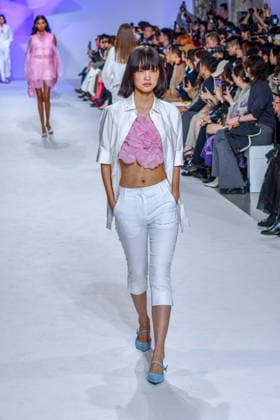 PFW - Shiatzy Chen Runway A model walks the runway during the Shiatzy Chen Womenswear Spring Summer 2027 show as part of Paris Fashion Week on October 05, 2026 in Paris, France. Photo by Shootpix ABACAPRESS.COM Paris France  Copyright: xShootpix ABACAx