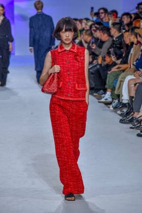 PFW - Shiatzy Chen Runway A model walks the runway during the Shiatzy Chen Womenswear Spring Summer 2027 show as part of Paris Fashion Week on October 05, 2026 in Paris, France. Photo by Shootpix ABACAPRESS.COM Paris France  Copyright: xShootpix ABACAx