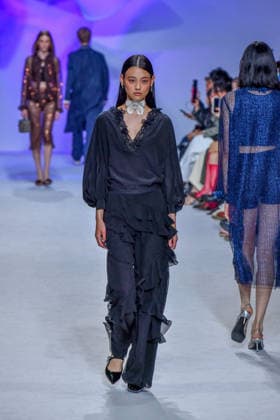 PFW - Shiatzy Chen Runway A model walks the runway during the Shiatzy Chen Womenswear Spring Summer 2027 show as part of Paris Fashion Week on October 05, 2026 in Paris, France. Photo by Shootpix ABACAPRESS.COM Paris France  Copyright: xShootpix ABACAx