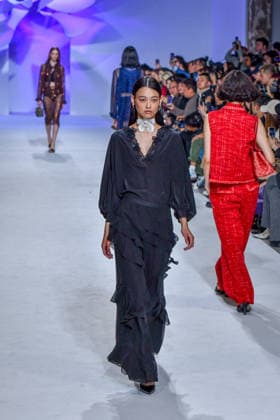 PFW - Shiatzy Chen Runway A model walks the runway during the Shiatzy Chen Womenswear Spring Summer 2027 show as part of Paris Fashion Week on October 05, 2026 in Paris, France. Photo by Shootpix ABACAPRESS.COM Paris France  Copyright: xShootpix ABACAx