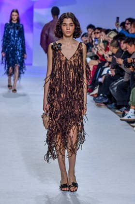 PFW - Shiatzy Chen Runway A model walks the runway during the Shiatzy Chen Womenswear Spring Summer 2027 show as part of Paris Fashion Week on October 05, 2026 in Paris, France. Photo by Shootpix ABACAPRESS.COM Paris France  Copyright: xShootpix ABACAx