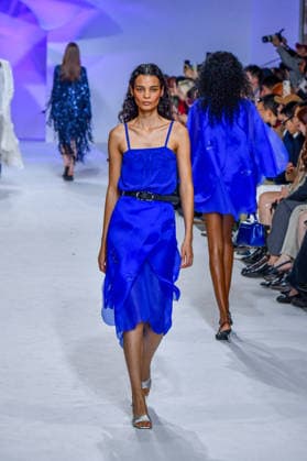 PFW - Shiatzy Chen Runway A model walks the runway during the Shiatzy Chen Womenswear Spring Summer 2027 show as part of Paris Fashion Week on October 05, 2026 in Paris, France. Photo by Shootpix ABACAPRESS.COM Paris France  Copyright: xShootpix ABACAx