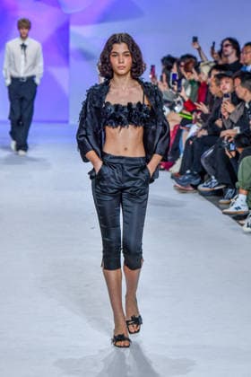 PFW - Shiatzy Chen Runway A model walks the runway during the Shiatzy Chen Womenswear Spring Summer 2027 show as part of Paris Fashion Week on October 05, 2026 in Paris, France. Photo by Shootpix ABACAPRESS.COM Paris France  Copyright: xShootpix ABACAx