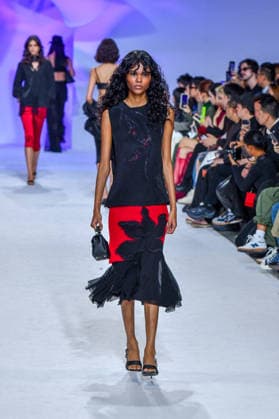 PFW - Shiatzy Chen Runway A model walks the runway during the Shiatzy Chen Womenswear Spring Summer 2027 show as part of Paris Fashion Week on October 05, 2026 in Paris, France. Photo by Shootpix ABACAPRESS.COM Paris France  Copyright: xShootpix ABACAx