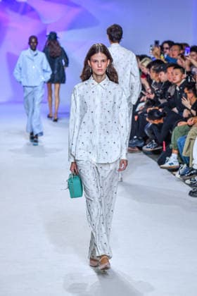 PFW - Shiatzy Chen Runway A model walks the runway during the Shiatzy Chen Womenswear Spring Summer 2027 show as part of Paris Fashion Week on October 05, 2026 in Paris, France. Photo by Shootpix ABACAPRESS.COM Paris France  Copyright: xShootpix ABACAx