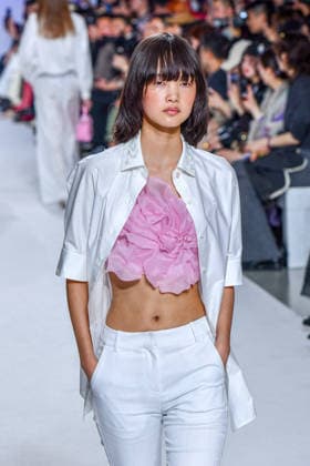 PFW - Shiatzy Chen Runway A model walks the runway during the Shiatzy Chen Womenswear Spring Summer 2027 show as part of Paris Fashion Week on October 05, 2026 in Paris, France. Photo by Shootpix ABACAPRESS.COM Paris France  Copyright: xShootpix ABACAx