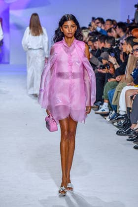 PFW - Shiatzy Chen Runway A model walks the runway during the Shiatzy Chen Womenswear Spring Summer 2027 show as part of Paris Fashion Week on October 05, 2026 in Paris, France. Photo by Shootpix ABACAPRESS.COM Paris France  Copyright: xShootpix ABACAx